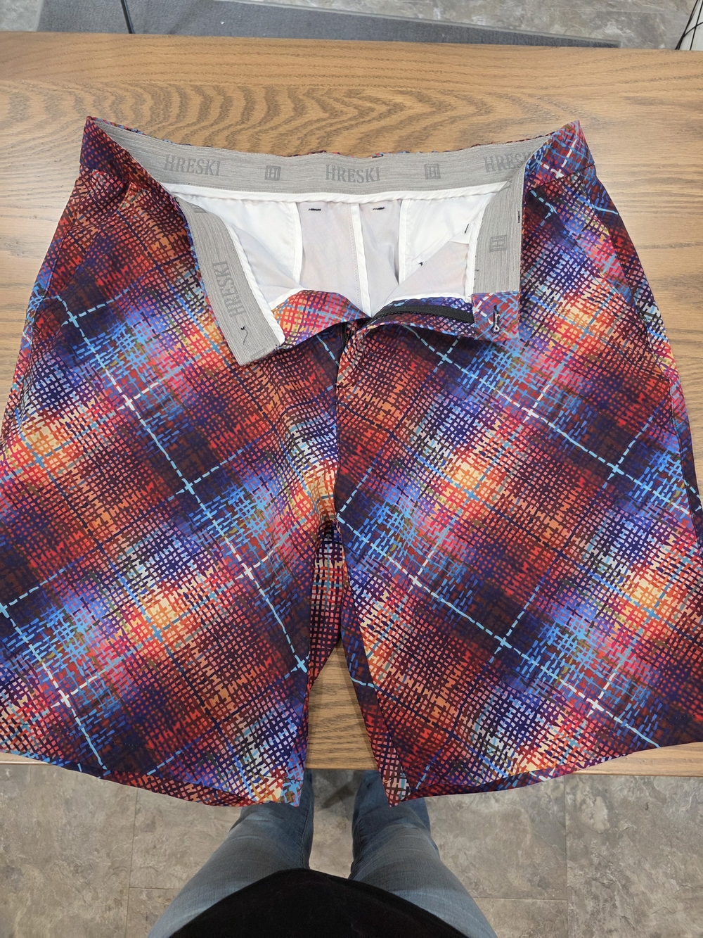 Hreski Multicolor Plaid Men's Athletic Shorts Golf Size 38. Flexible Waist